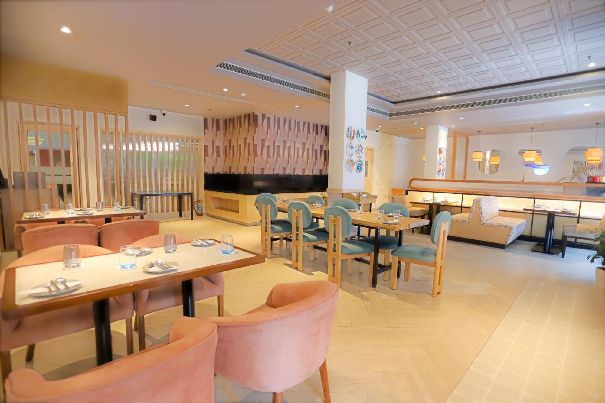 Park Inn By Radisson,South Delhi Nueva Delhi Exterior foto The interior of the restaurant