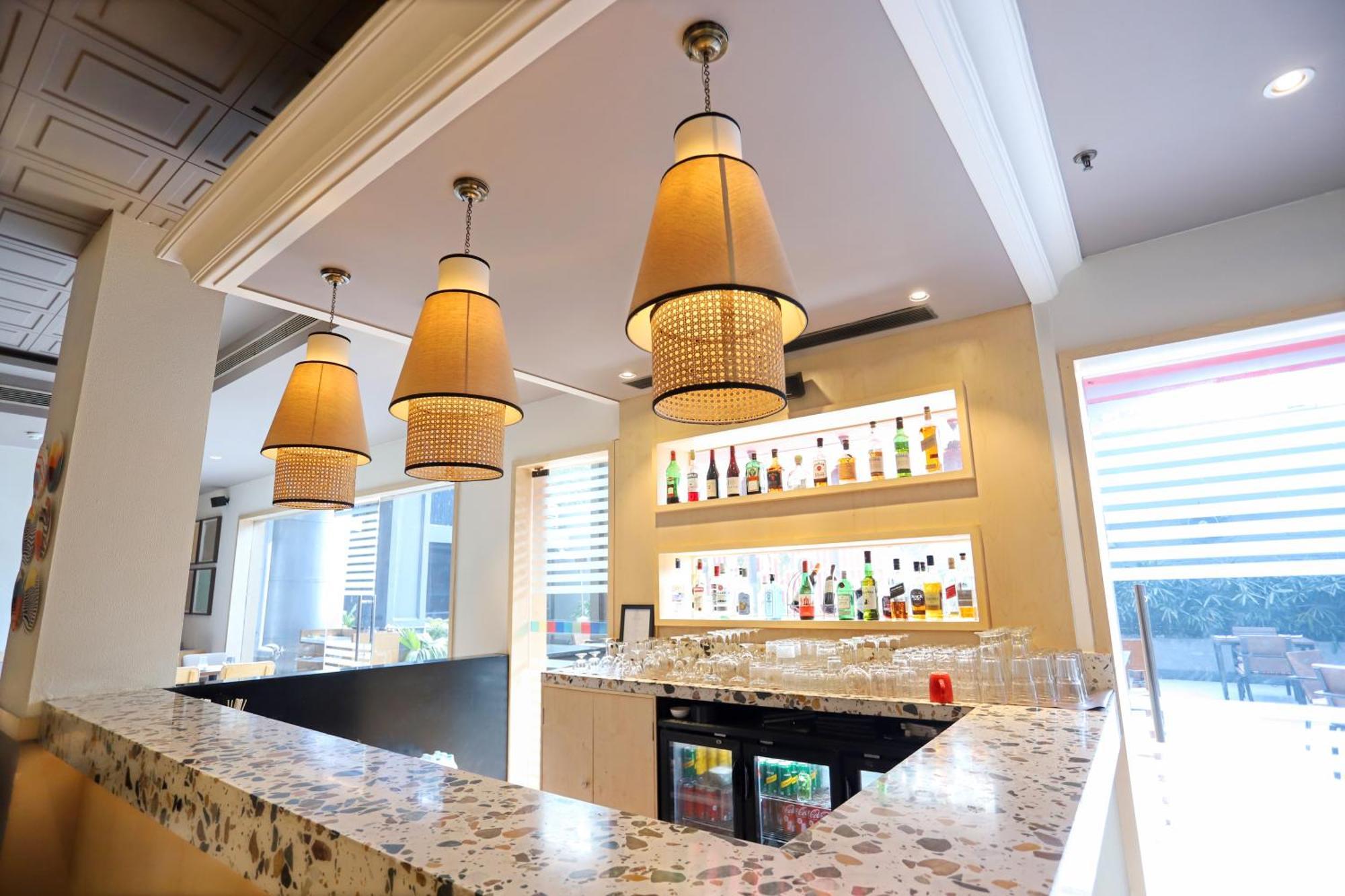 Park Inn By Radisson,South Delhi Nueva Delhi Exterior foto The bar at the 2012 Olympic Village
