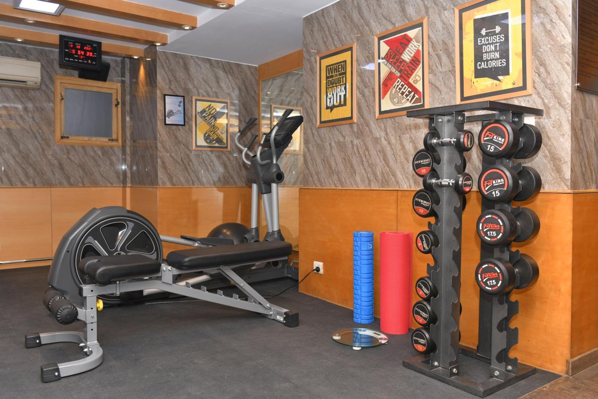 Park Inn By Radisson,South Delhi Nueva Delhi Exterior foto A typical home gym