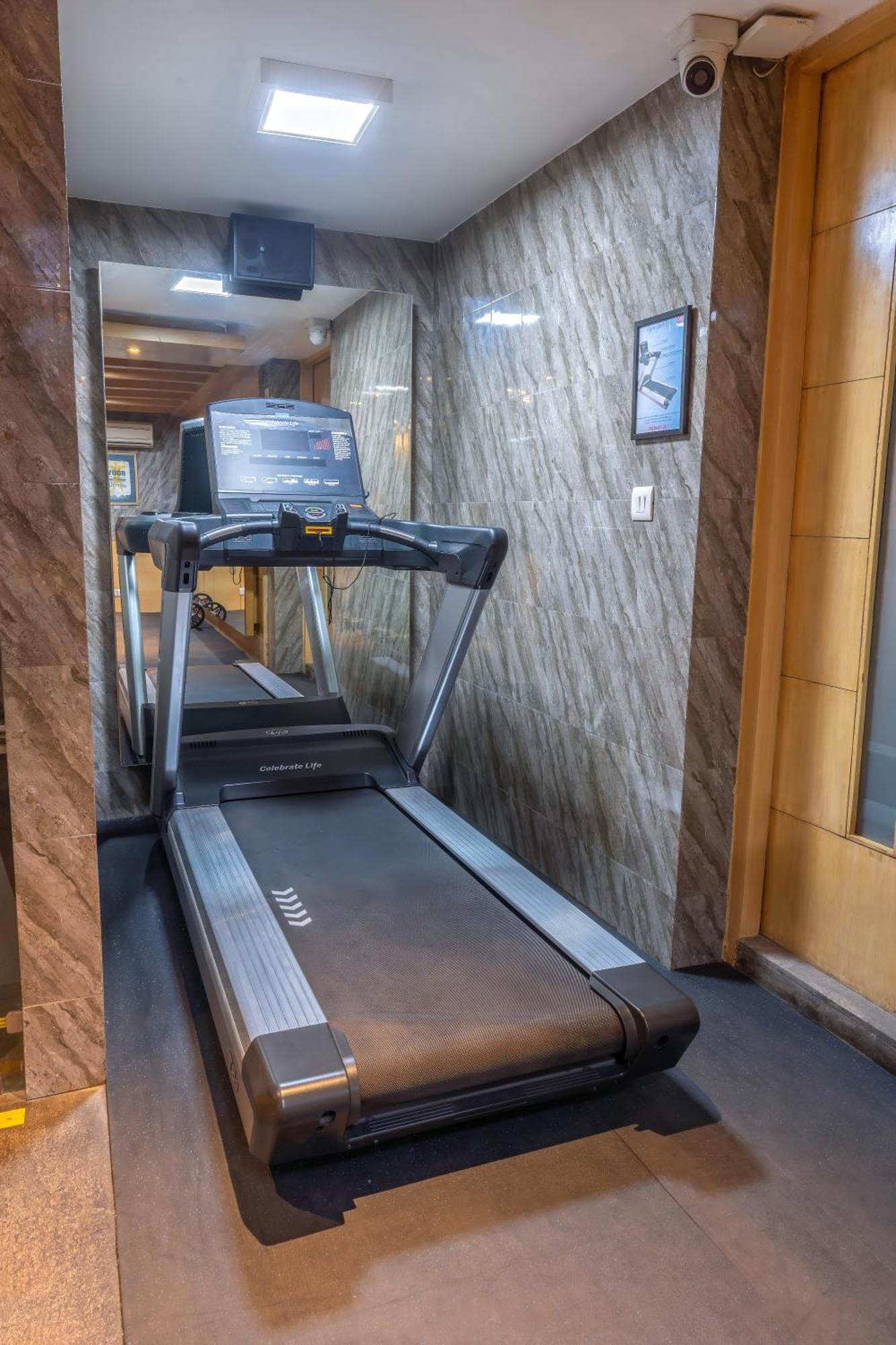 Park Inn By Radisson,South Delhi Nueva Delhi Exterior foto A treadmill
