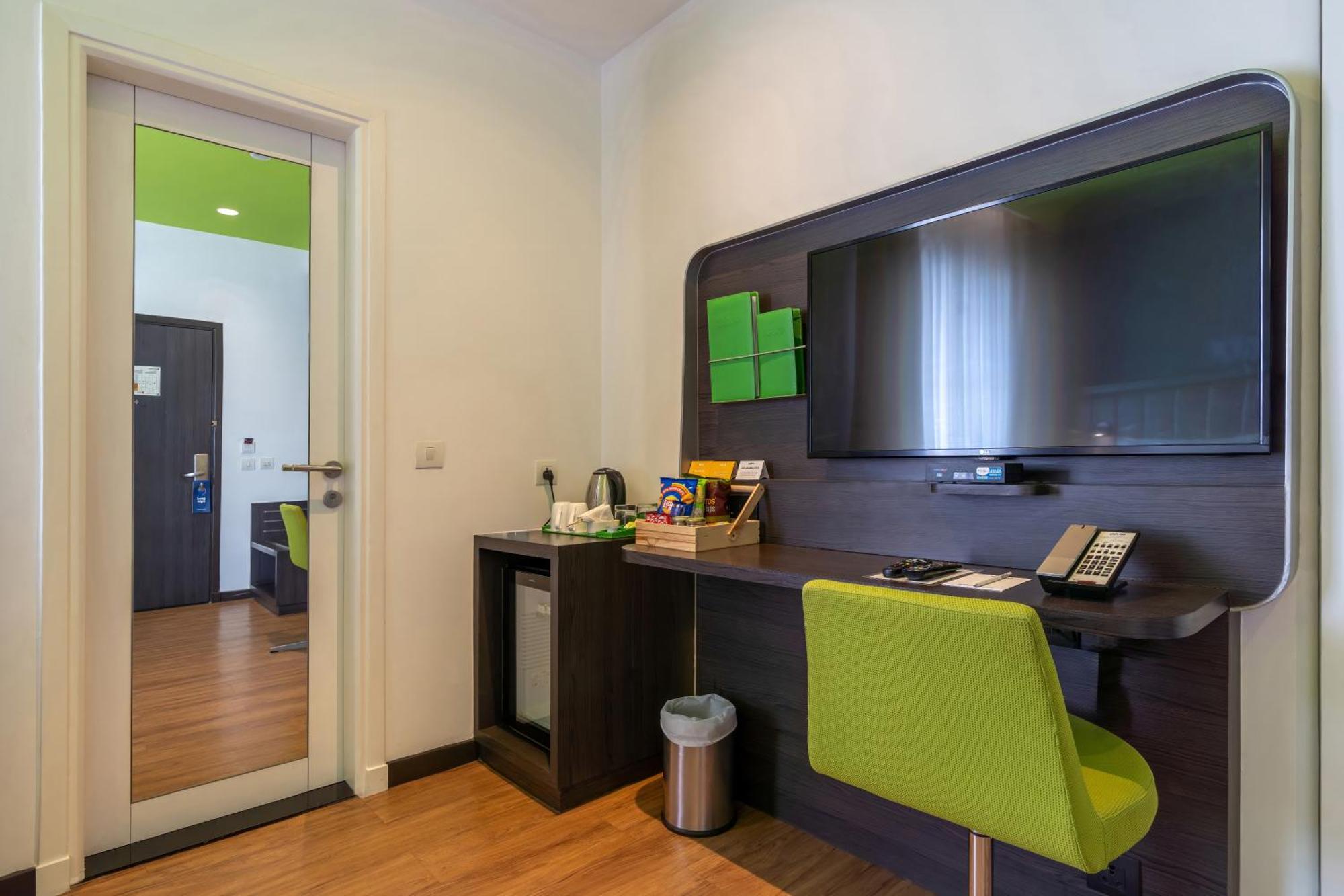 Park Inn By Radisson,South Delhi Nueva Delhi Exterior foto A typical room at the hotel