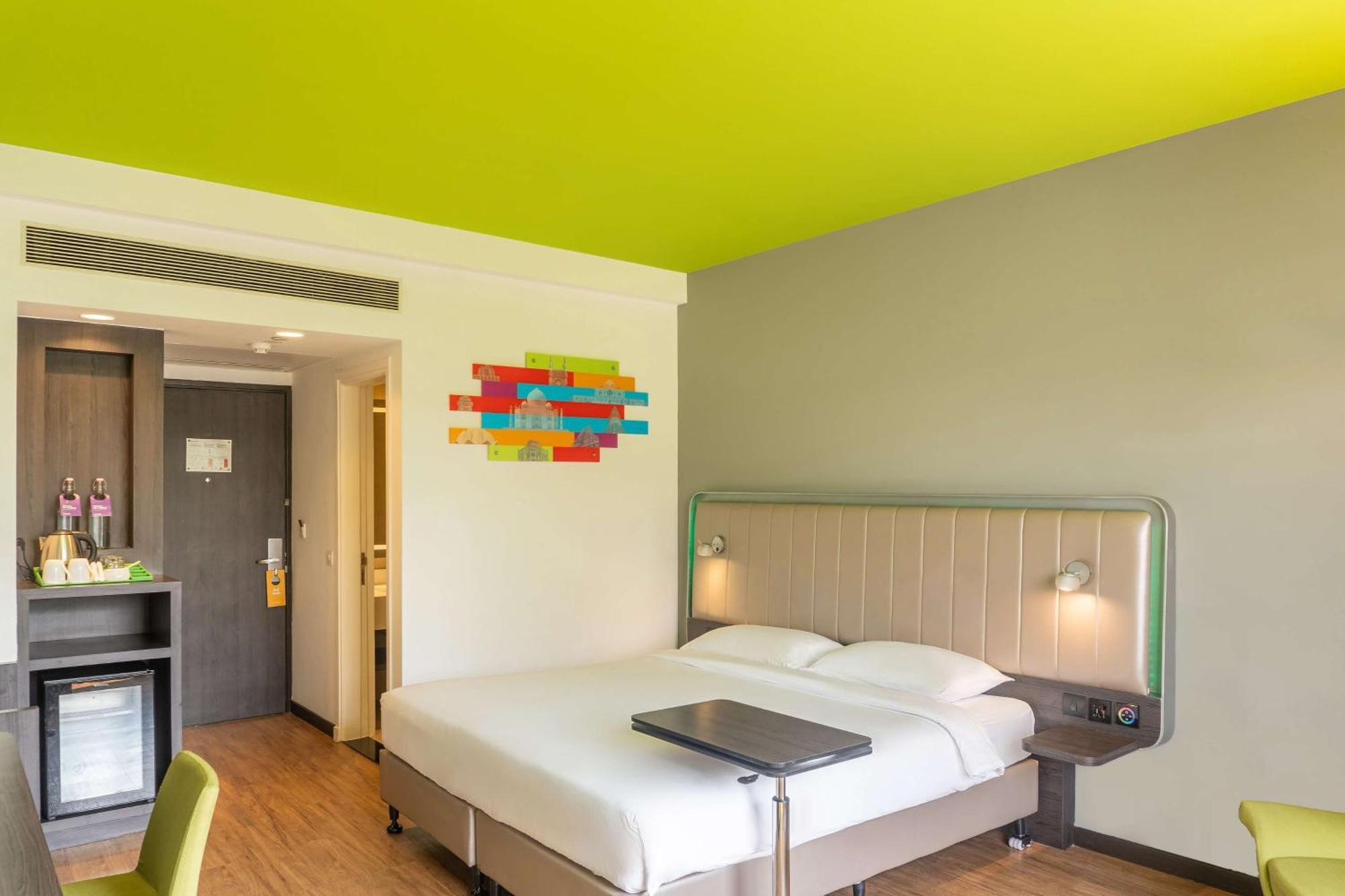 Park Inn By Radisson,South Delhi Nueva Delhi Exterior foto A room at the hotel
