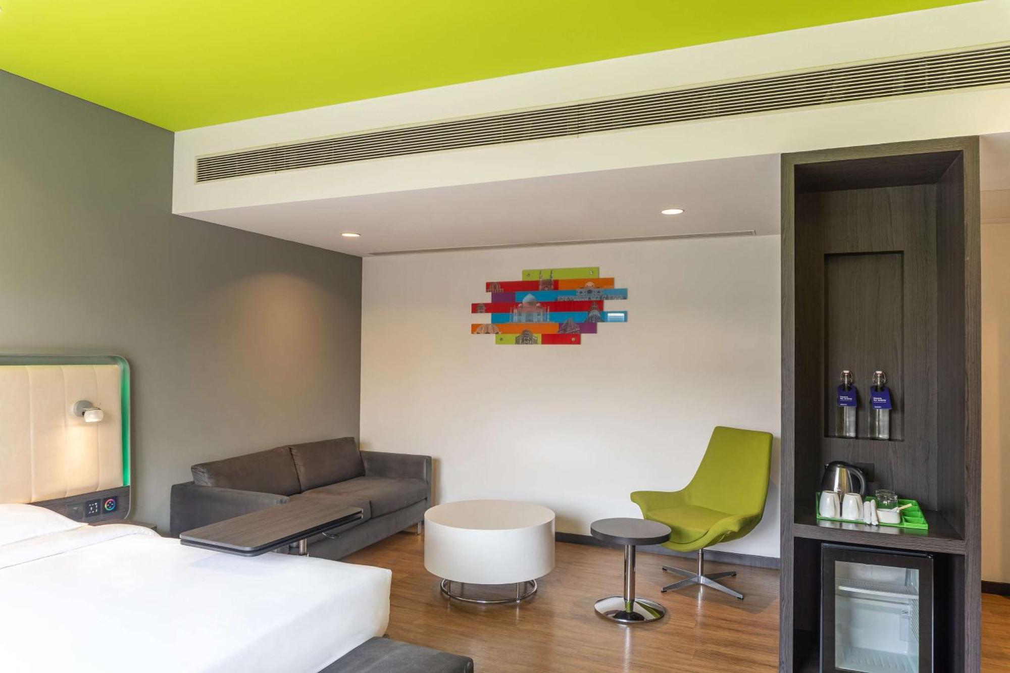 Park Inn By Radisson,South Delhi Nueva Delhi Exterior foto A room at the hotel