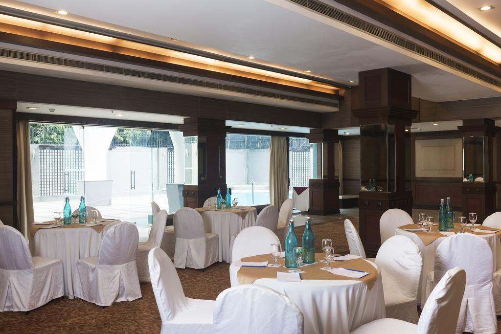 Park Inn By Radisson,South Delhi Nueva Delhi Exterior foto The Royal